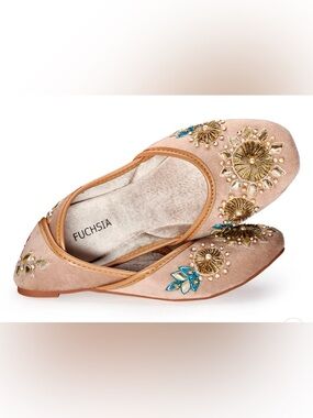 Fuchsia Whistledown Vintage Edition Women's Hand Crafter Beige Slip-On Flats